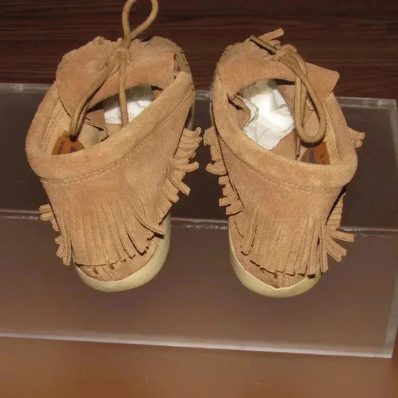 MINNIETONKA Women’s 457 Venice Ankle Booties Brown Suede Fringe Moccasin Shoes 6 - Picture 3 of 6